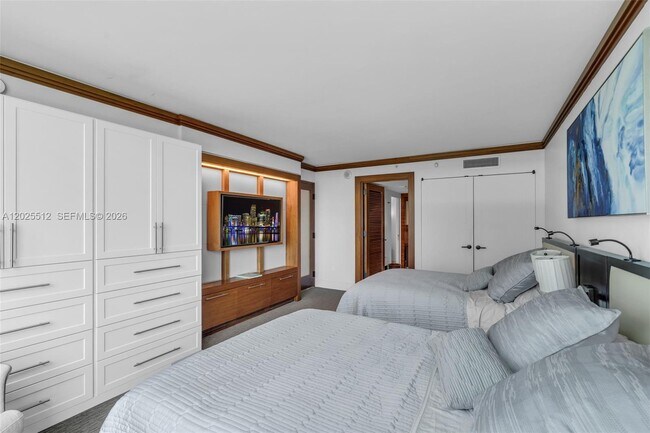 Building Photo - 6801 Collins Ave