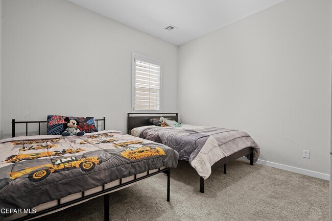 Building Photo - 12646 Amesbury