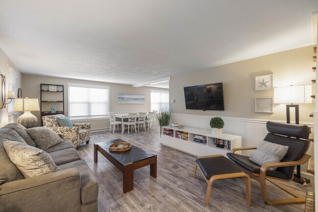 Building Photo - 16 Grasshopper Ln