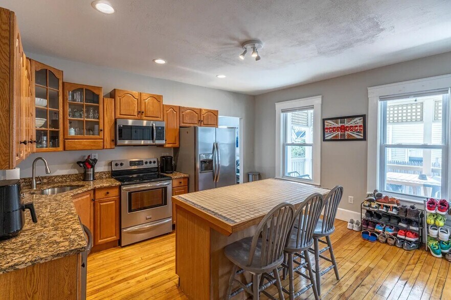 Building Photo - 340 Harrison St