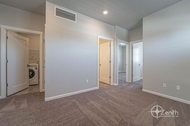 Building Photo - 16327 NE 21st St