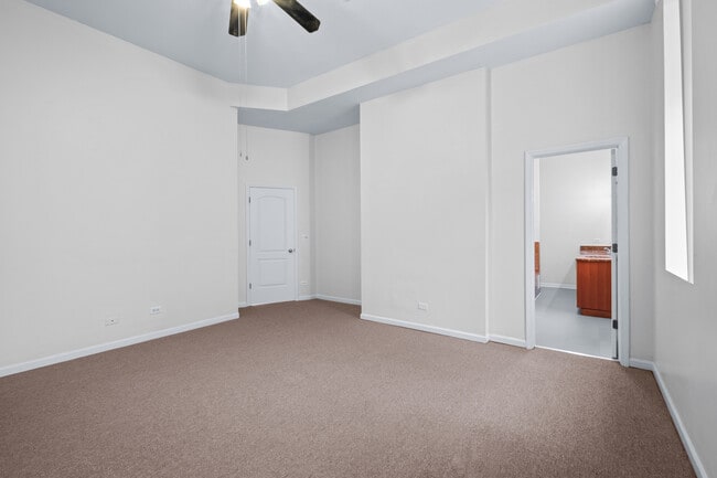 Building Photo - 4545 S Drexel Blvd