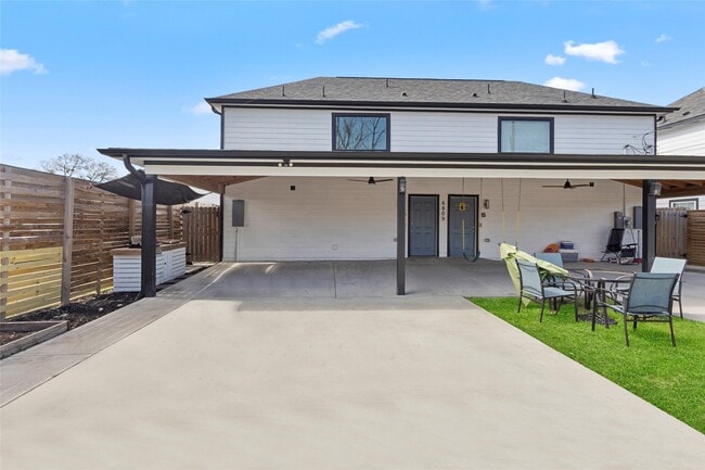 Building Photo - 6809 Glass St