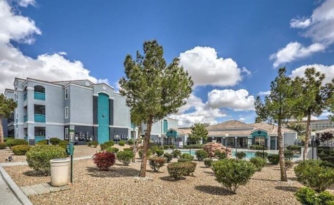 Building Photo - BEAUTIFUL 2 BED 2 BATH CONDO LOCATED ACROS...