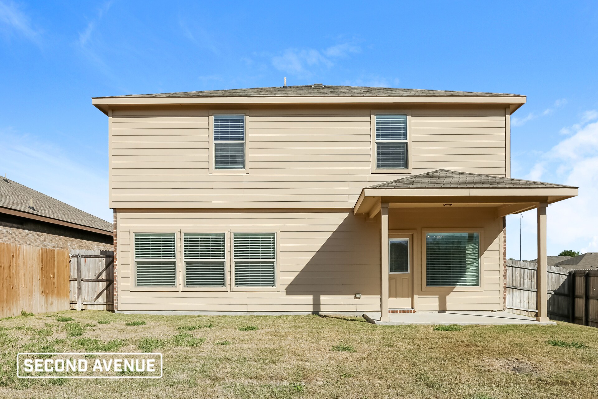 Building Photo - 661 Creekview Dr