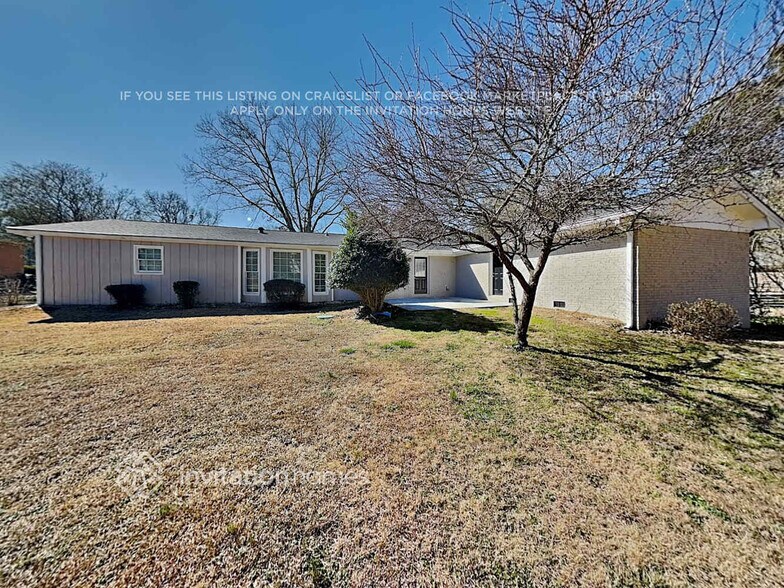 Building Photo - 562 Rollingwood Dr