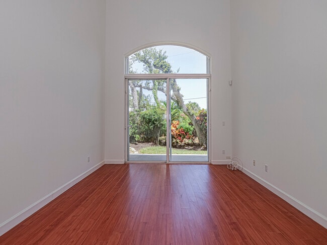Building Photo - 915 Bahia Mar Rd