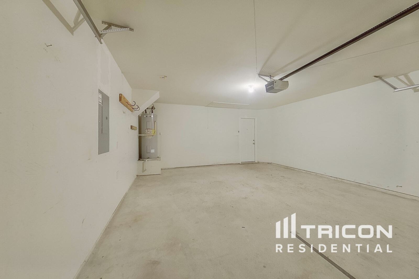 Building Photo - 881 Darst Dr