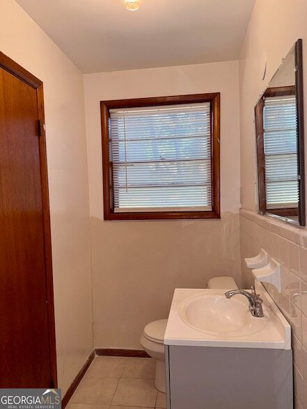 Building Photo - 430 Windsor Dr