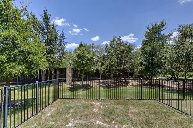 Building Photo - 3101 Davis Ln
