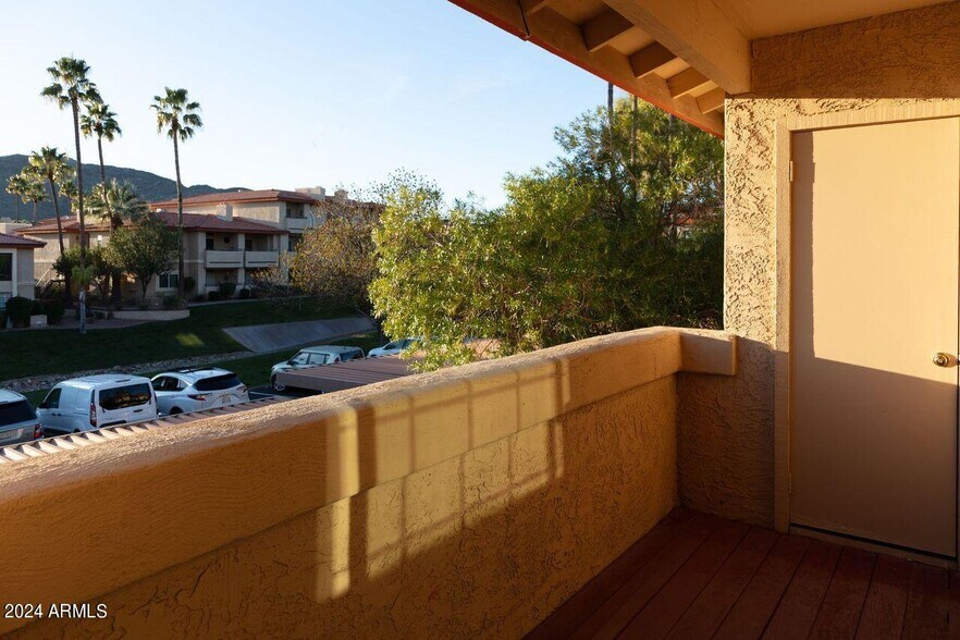 Building Photo - 10410 N Cave Creek Rd