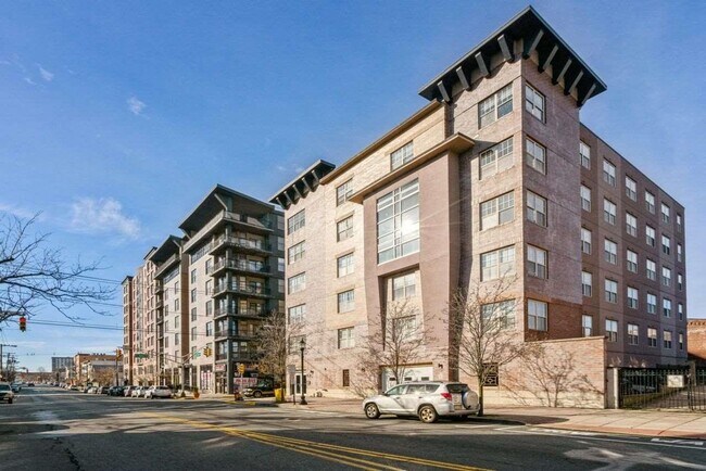 Building Photo - 4401 Park Ave