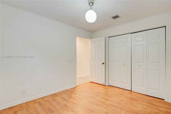 Building Photo - 1121 Golden Cane Dr