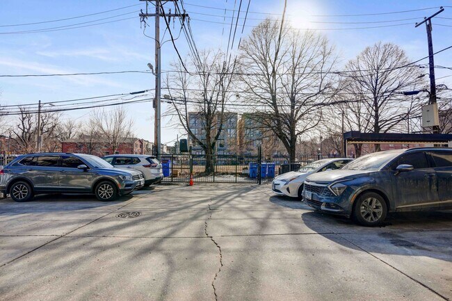 Building Photo - 2351 W Harrison St