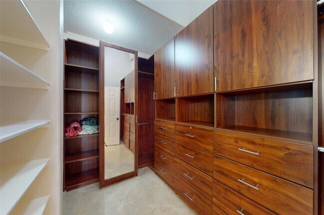 Building Photo - 4834 Zachary Ln