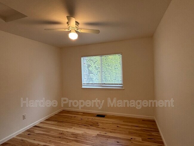 Building Photo - 2354 E Mugo St