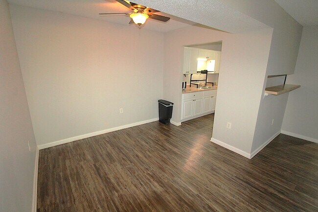 Building Photo - 1 Bedroom Condo in South Park