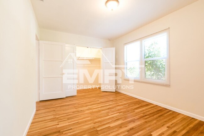 Building Photo - 4743 Levelside Ave