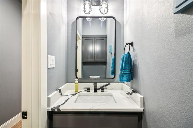 Building Photo - 2721 River Path Ct