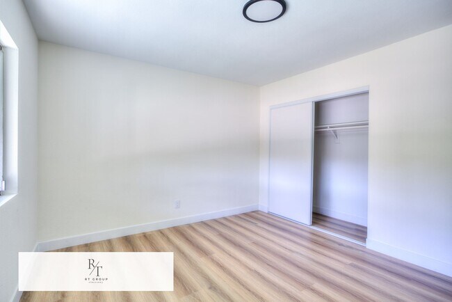 Building Photo - Fully Upgraded Spacious 3-Bedroom Unit in Prime Arcadia Location