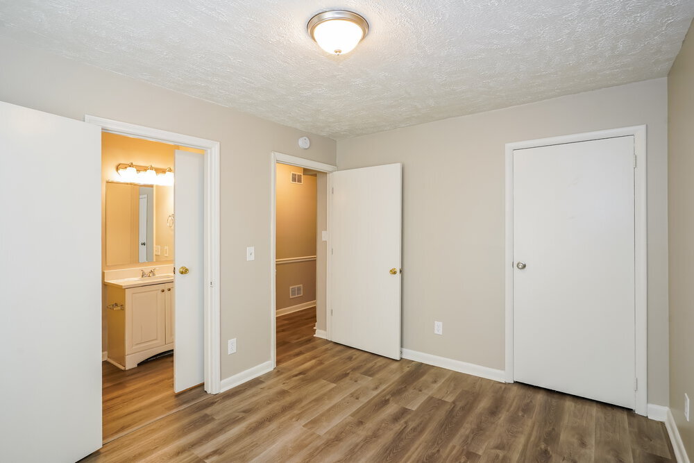 Building Photo - 833 Netherlands Dr