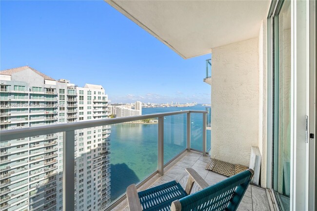 Building Photo - 1155 Brickell Bay Dr