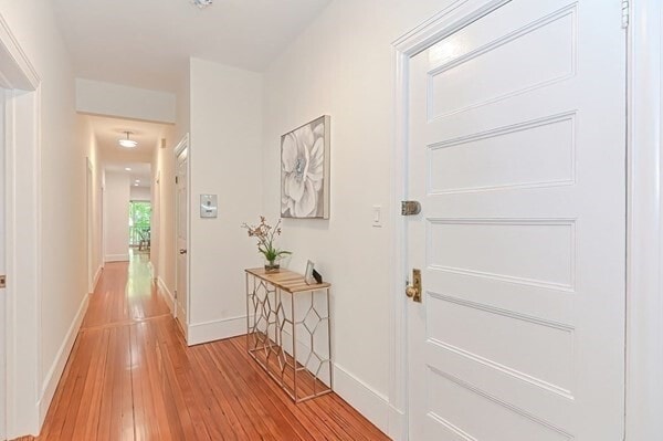 Building Photo - 28 Inman St