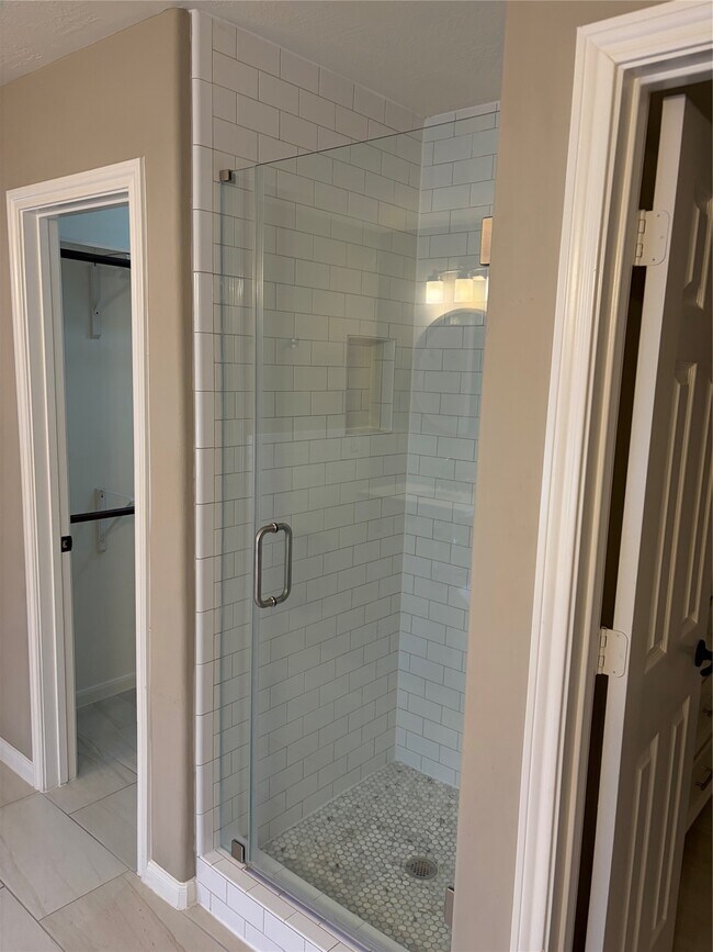 Building Photo - 15939 Cottage Ivy Cir