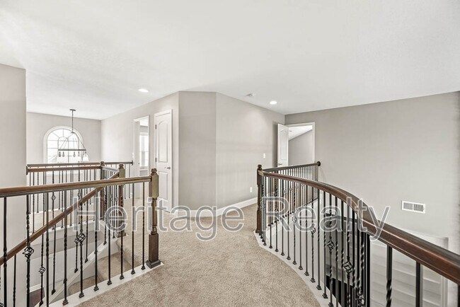 Building Photo - 925 Brookwood Ln