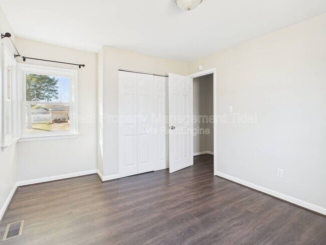 Building Photo - 8000 Diggs Rd