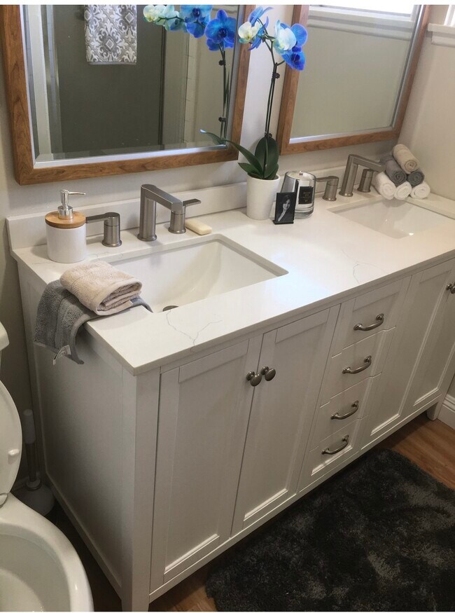 Building Photo - 15529 El Cajon St