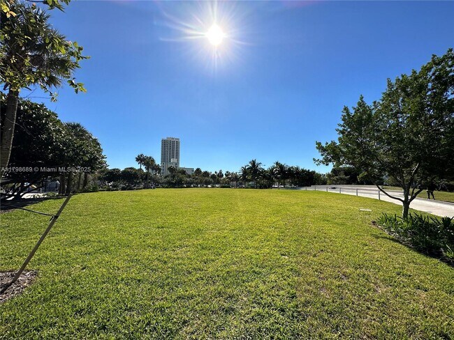 Building Photo - 7700 Collins Ave