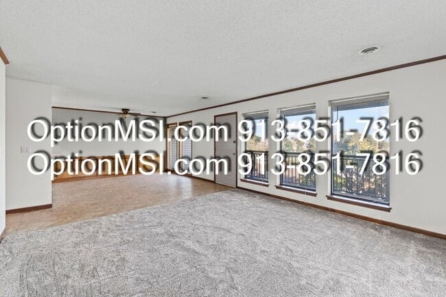 Building Photo - Charming & Spacious 2-Bed / 2-Bath Apartme...