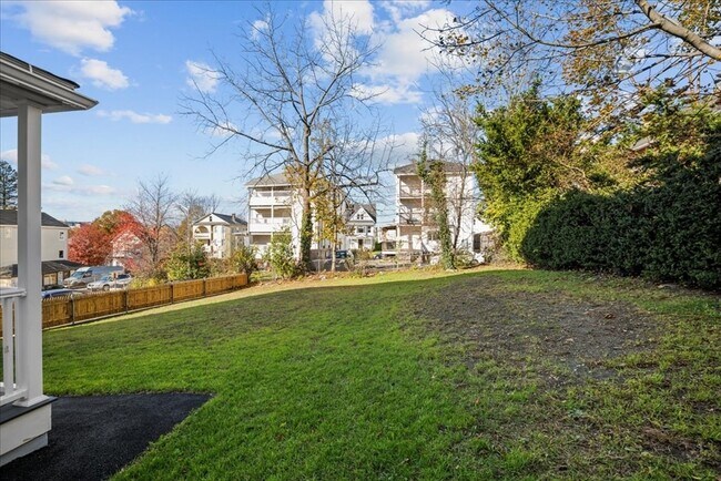 Building Photo - 9 Upsala St