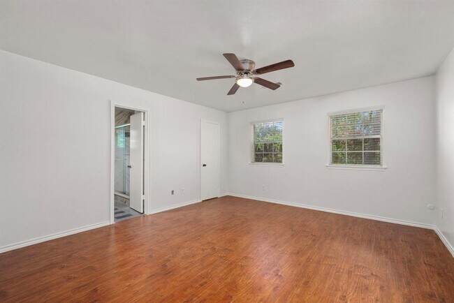 Building Photo - 8806 Langdon Ln