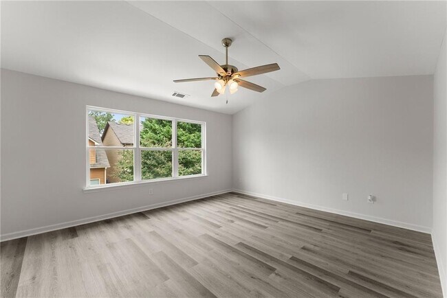 Building Photo - 124 Oakmont Dr