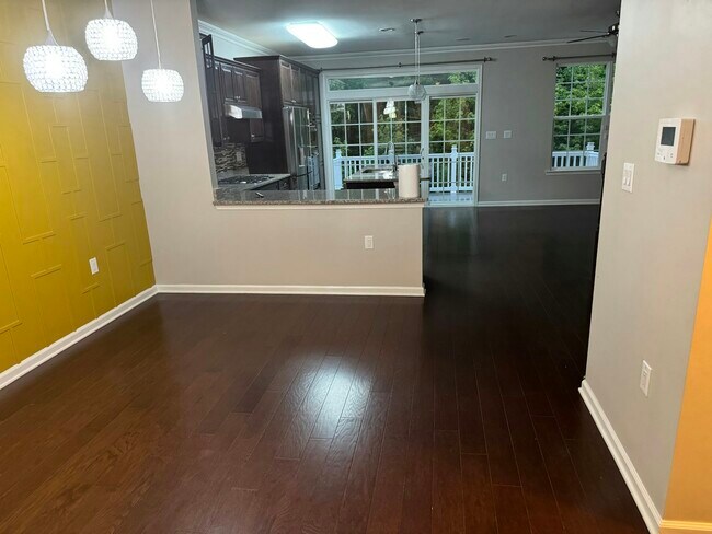 Building Photo - 47 Nelson Dr