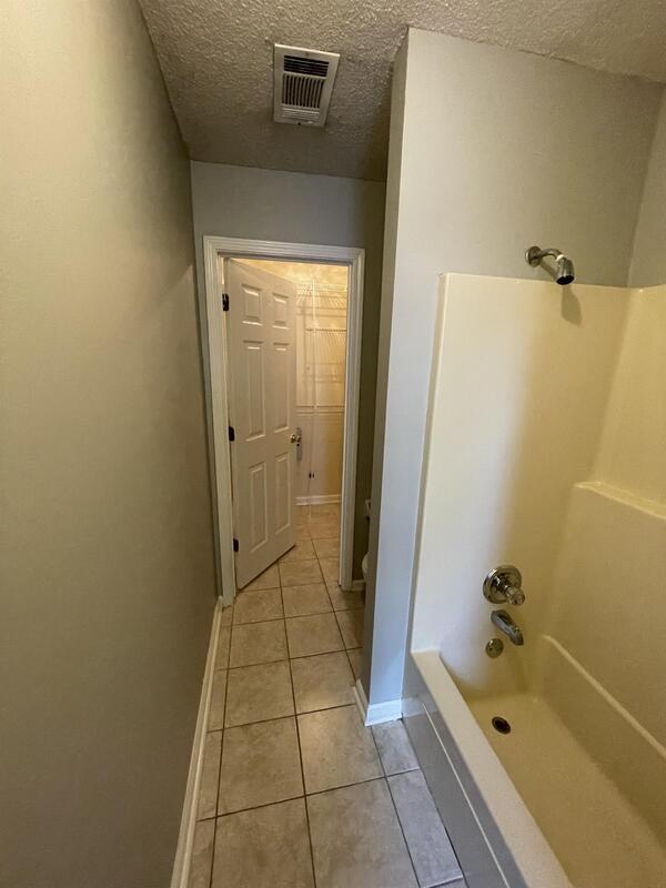Building Photo - 7785 Shadowland Dr