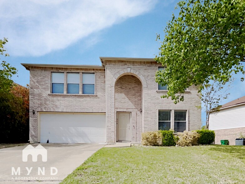 Primary Photo - 316 Willow Oak Dr