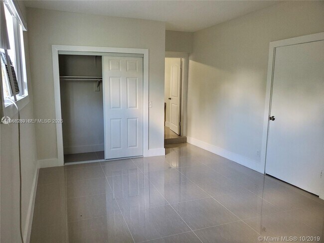 Building Photo - 701 Columbus Pkwy