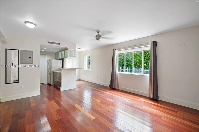 Building Photo - 731 6th St