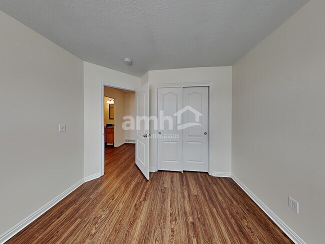 Building Photo - 229 Walton Dr