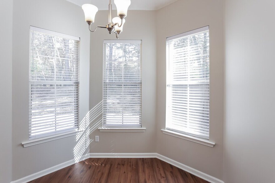 Building Photo - 4662 Tulip Creek Dr