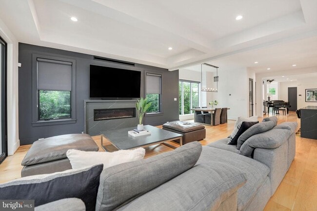 Building Photo - 1452 Buena Vista Ave