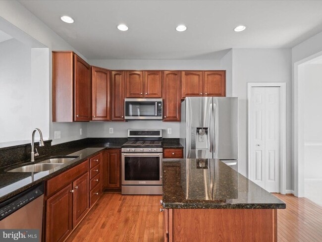 Building Photo - 6713 Selbourne Ln
