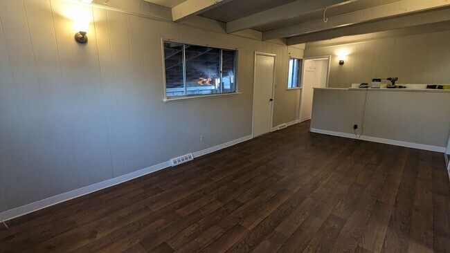 Building Photo - NICE THREE BEDROOM HOME ON NEARLY 1/3 ACRE FENCED YARD IN DENVER! AVAIL. DEC. 1st!