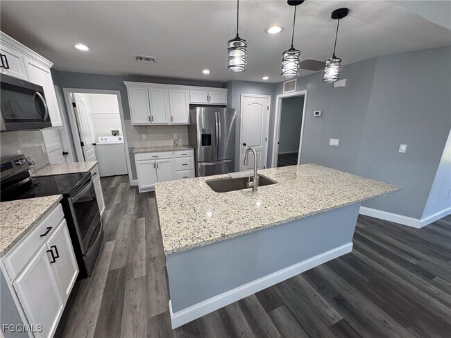 Building Photo - 1021 NW 10th Ave