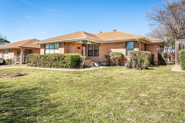 Building Photo - 2625 San Medina Ave