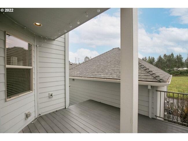 Building Photo - 17335 SW Montague Way