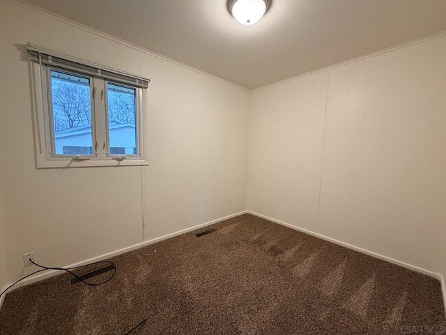 Building Photo - 1204 Erickson Dr